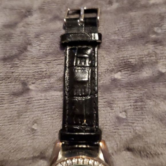 Manhattan by Croton‎ Women's Silver Crystallized Bezel Watch CM404246 Black Band - Picture 3 of 12